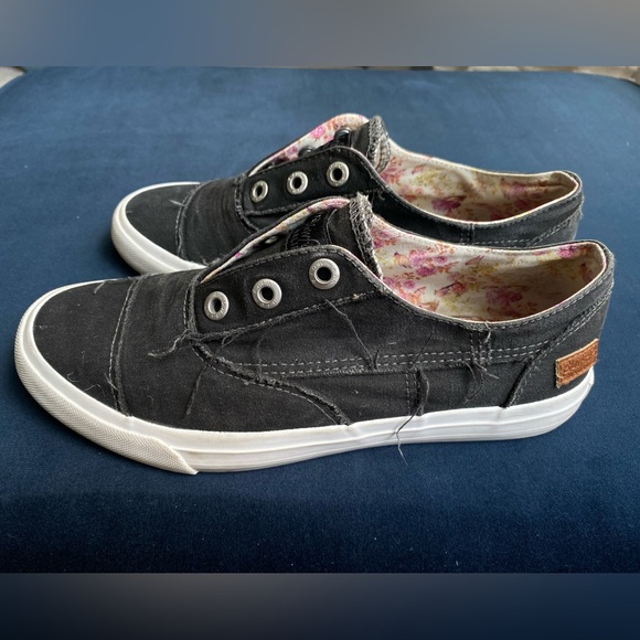 Blowfish Malibu Women's Black Sneakers - Picture 5 of 6